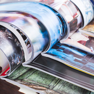 Montaña de revistas